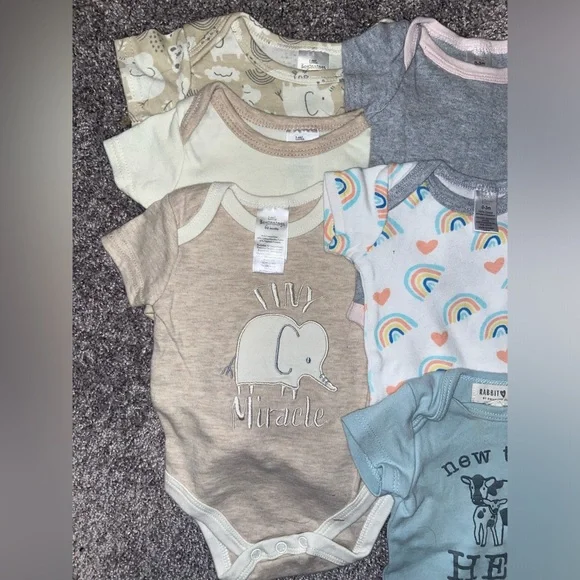 Rabbit + Bear Bodysuit Onesies Bundle Size 0-3 Months - Picture 2 of 4